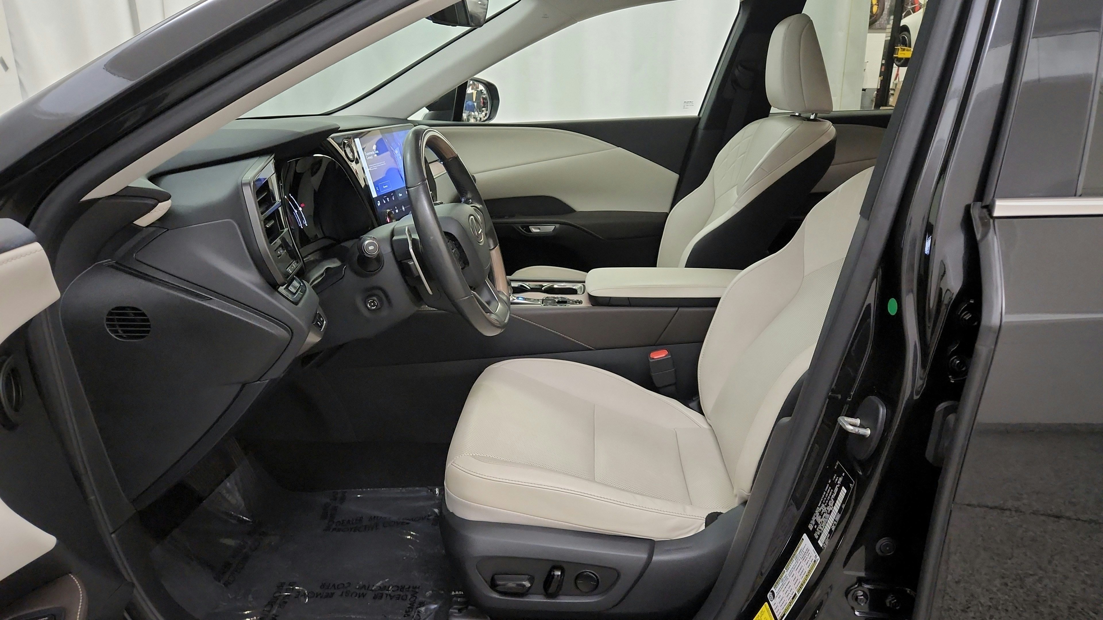 Used 2023 Lexus RX 350 Premium w/ Accessory Package AWD/4WD image 18
