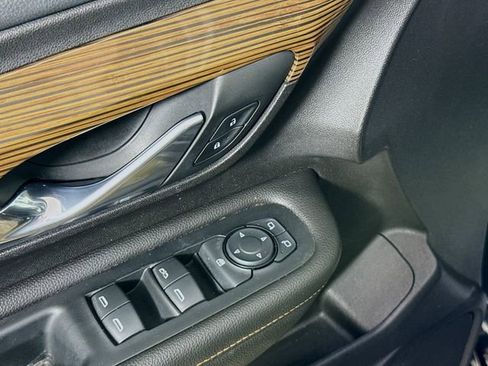 Used 2019 GMC Terrain SLE w/ Driver Convenience Package image 18