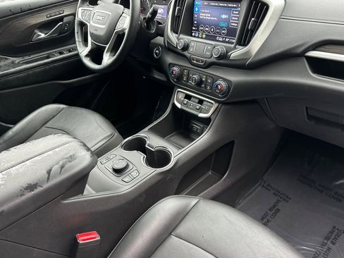 Used 2024 GMC Terrain SLT image 18