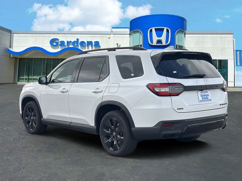 New 2026 Honda Pilot Black Edition image 4