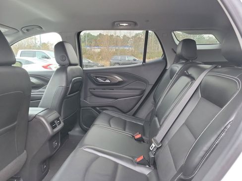 Used 2022 GMC Terrain SLT image 25