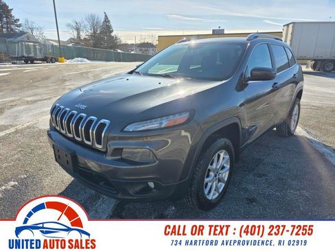 Used 2014 Jeep Cherokee Latitude w/ Cold Weather Group AWD/4WD image 1