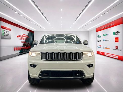 Used 2019 Jeep Grand Cherokee Overland AWD/4WD image 2