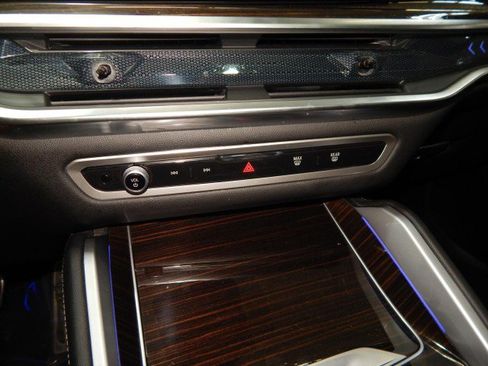 Used 2025 BMW X6 xDrive40i image 34