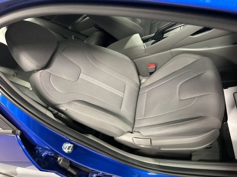 Used 2025 Hyundai Elantra SE FWD image 22
