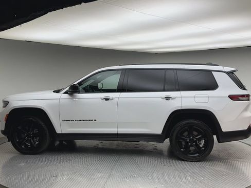 Used 2025 Jeep Grand Cherokee L Altitude AWD/4WD image 5