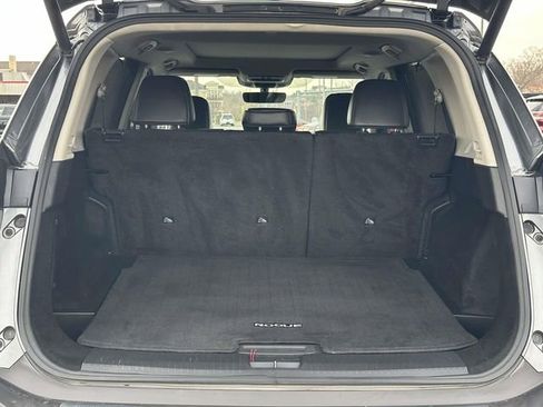 Used 2023 Nissan Rogue SV w/ SV Premium Package image 12