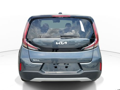 Certified 2025 Kia Soul LX w/ LX Technology Package FWD image 5