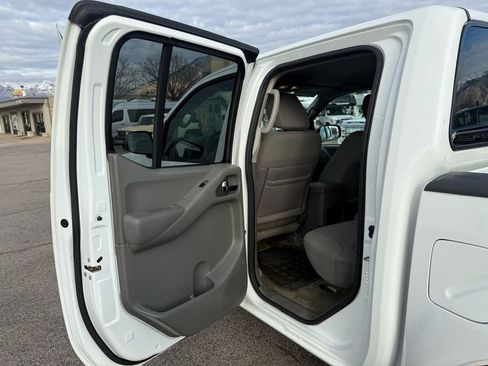 Used 2017 Nissan Frontier SV w/ SV Value Truck Package image 32