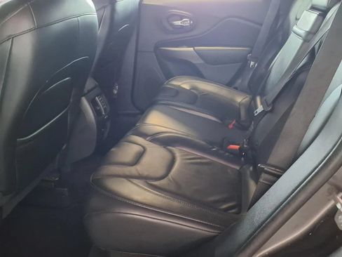 Used 2019 Jeep Cherokee Limited AWD/4WD image 15