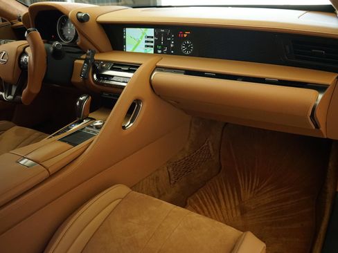 Used 2018 Lexus LC 500 Coupe w/ Performance Package RWD image 18