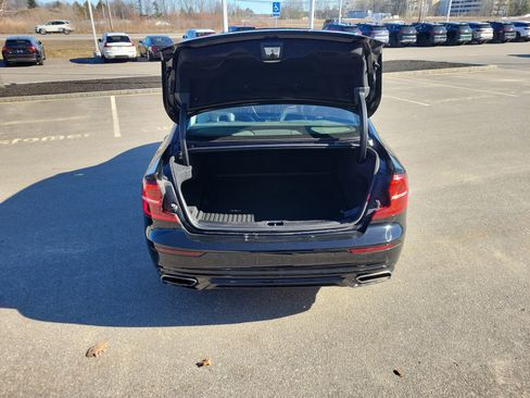 Used 2021 Volvo S60 T5 Momentum w/ Premium Package image 16