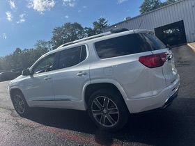Used 2018 GMC Acadia Denali w/ Technology Package AWD/4WD image 8