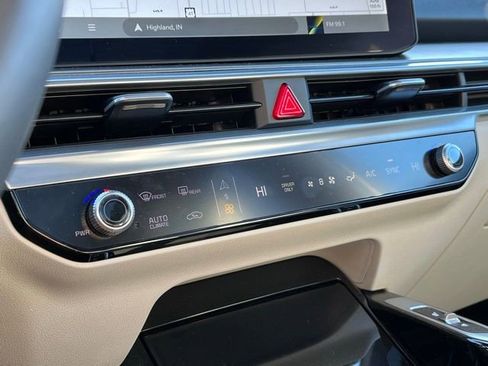 Certified 2025 Kia Sorento SX Prestige image 27