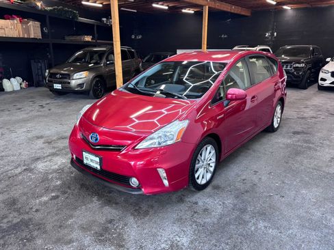 Used 2012 Toyota Prius V Five FWD image 3
