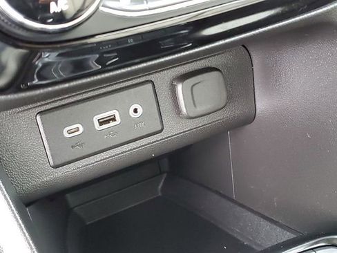 Used 2021 Buick Encore GX Essence image 21