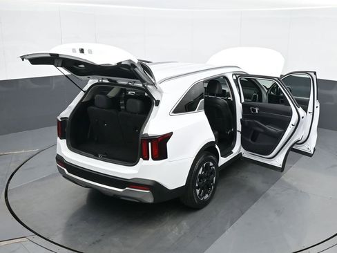 Used 2024 Kia Sorento S FWD image 39