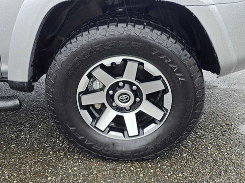 Certified 2023 Toyota 4Runner TRD Off-Road Premium w/ Moonroof Package AWD/4WD image 9