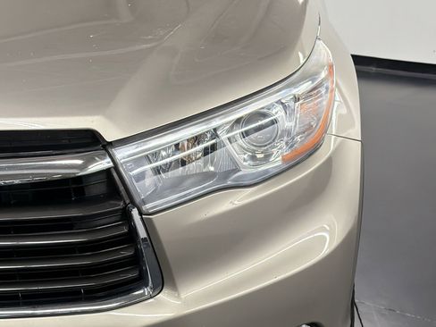 Used 2016 Toyota Highlander XLE w/ Protection Package #3 image 21