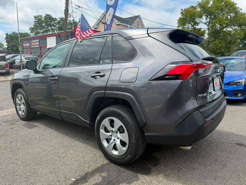 Used 2022 Toyota RAV4 LE AWD/4WD image 9