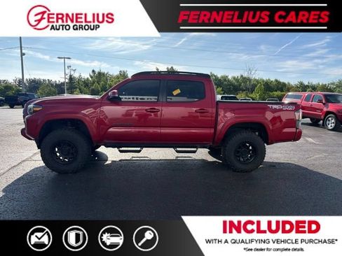 Used 2022 Toyota Tacoma TRD Sport w/ TRD Premium Sport Package AWD/4WD image 2