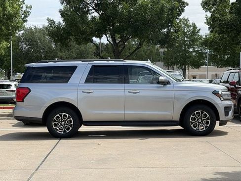 Used 2024 Ford Expedition Max XLT AWD/4WD image 3