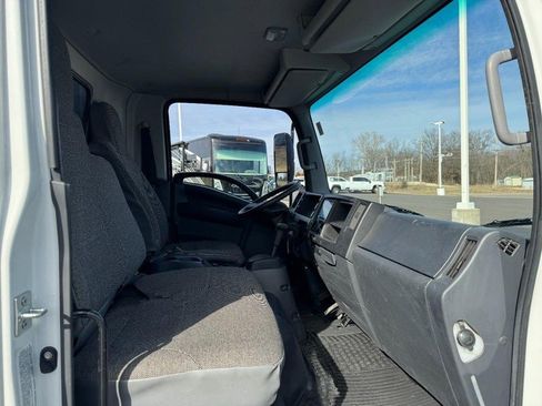 Used 2024 Chevrolet Low Cab Forward image 7