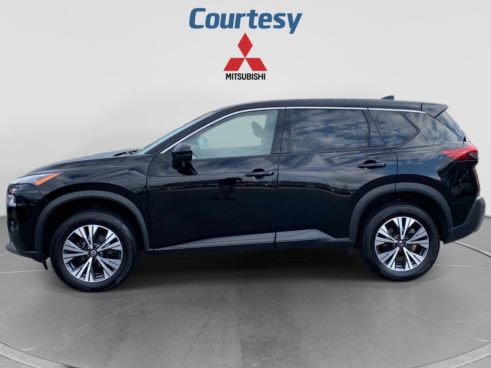 Used 2021 Nissan Rogue SV AWD/4WD image 2