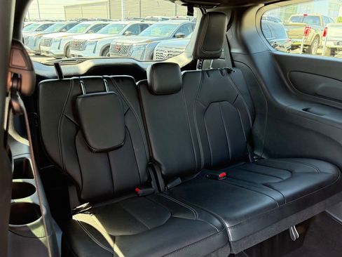Used 2026 Chrysler Pacifica Select FWD image 20