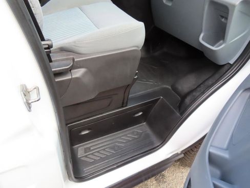 Used 2019 Ford Transit 250 130 Low Roof image 11