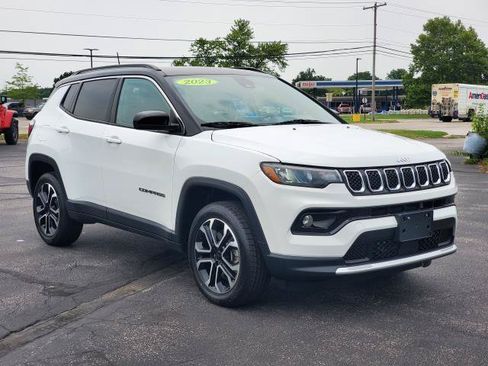 Used 2023 Jeep Compass Limited w/ Sun and Sound Group AWD/4WD image 2