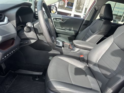 Used 2024 Toyota RAV4 Limited image 10
