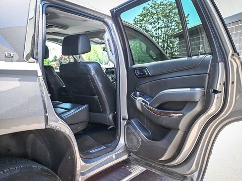Used 2017 Chevrolet Tahoe LT w/ LT Signature Package AWD/4WD image 16