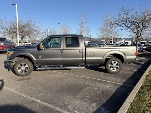 Used 2016 Ford F250 Lariat w/ Lariat Interior Package image 6