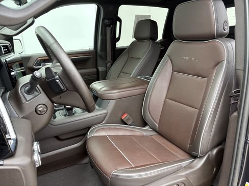 Used 2023 GMC Sierra 1500 Denali w/ Denali Reserve Package AWD/4WD image 10