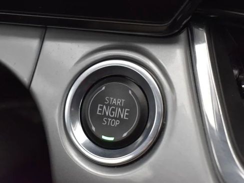 Used 2025 Chevrolet Trax LT w/ LT Convenience Package image 29