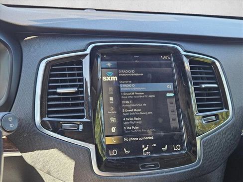 Used 2017 Volvo XC90 T6 Momentum w/ Vision Package image 21