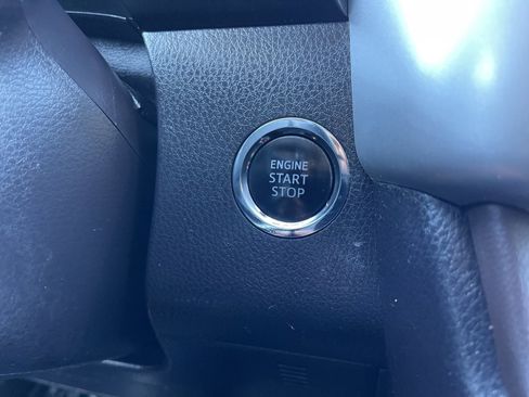 Used 2019 Toyota Highlander XLE image 13