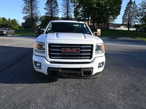 Used 2018 GMC Sierra 2500 SLT w/ All Terrain HD Package AWD/4WD image 3
