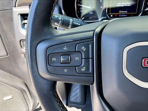Used 2021 GMC Yukon AT4 w/ Rear Media and Nav Package AWD/4WD image 18