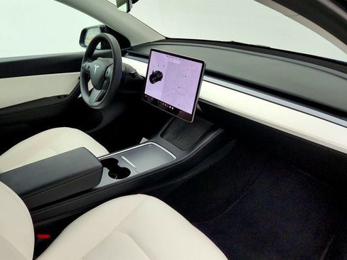 Used 2021 Tesla Model Y Long Range AWD/4WD image 31