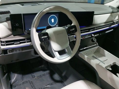 Used 2025 Hyundai Santa Fe Calligraphy image 17