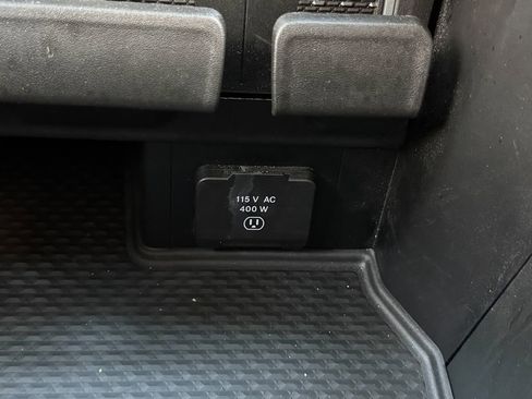 Used 2025 RAM 3500 Limited AWD/4WD image 27