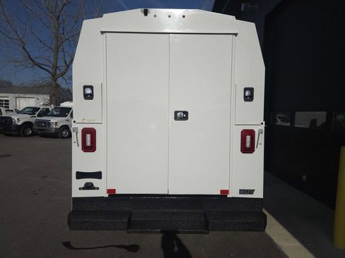 Used 2019 Chevrolet Express 3500 w/ Power Convenience Package image 10