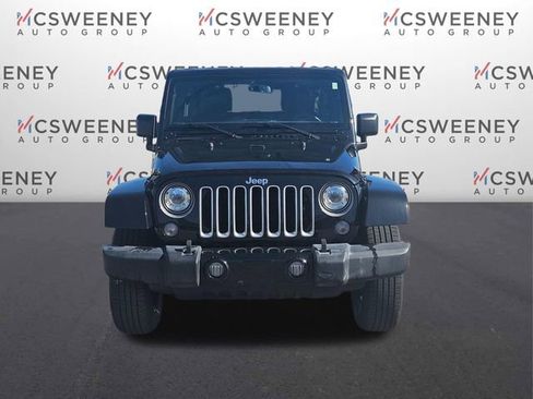 Used 2017 Jeep Wrangler Unlimited Sahara w/ Connectivity Group AWD/4WD image 8