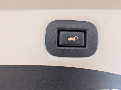 Used 2015 Nissan Rogue S AWD/4WD image 18