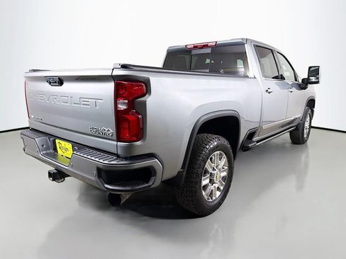 Used 2024 Chevrolet Silverado 2500 High Country w/ Technology Package AWD/4WD image 6
