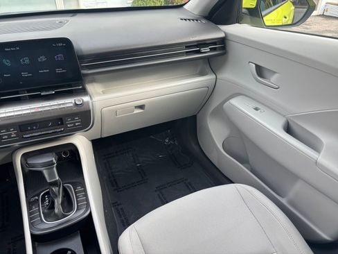 Used 2025 Hyundai Kona SEL image 31