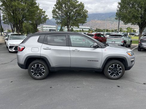Used 2019 Jeep Compass Trailhawk AWD/4WD image 6