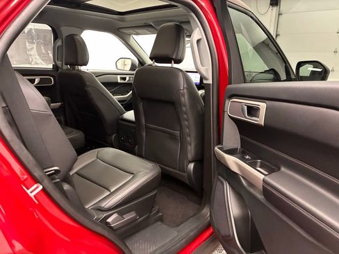 Certified 2023 Ford Explorer XLT w/ Equipment Group 202A image 33
